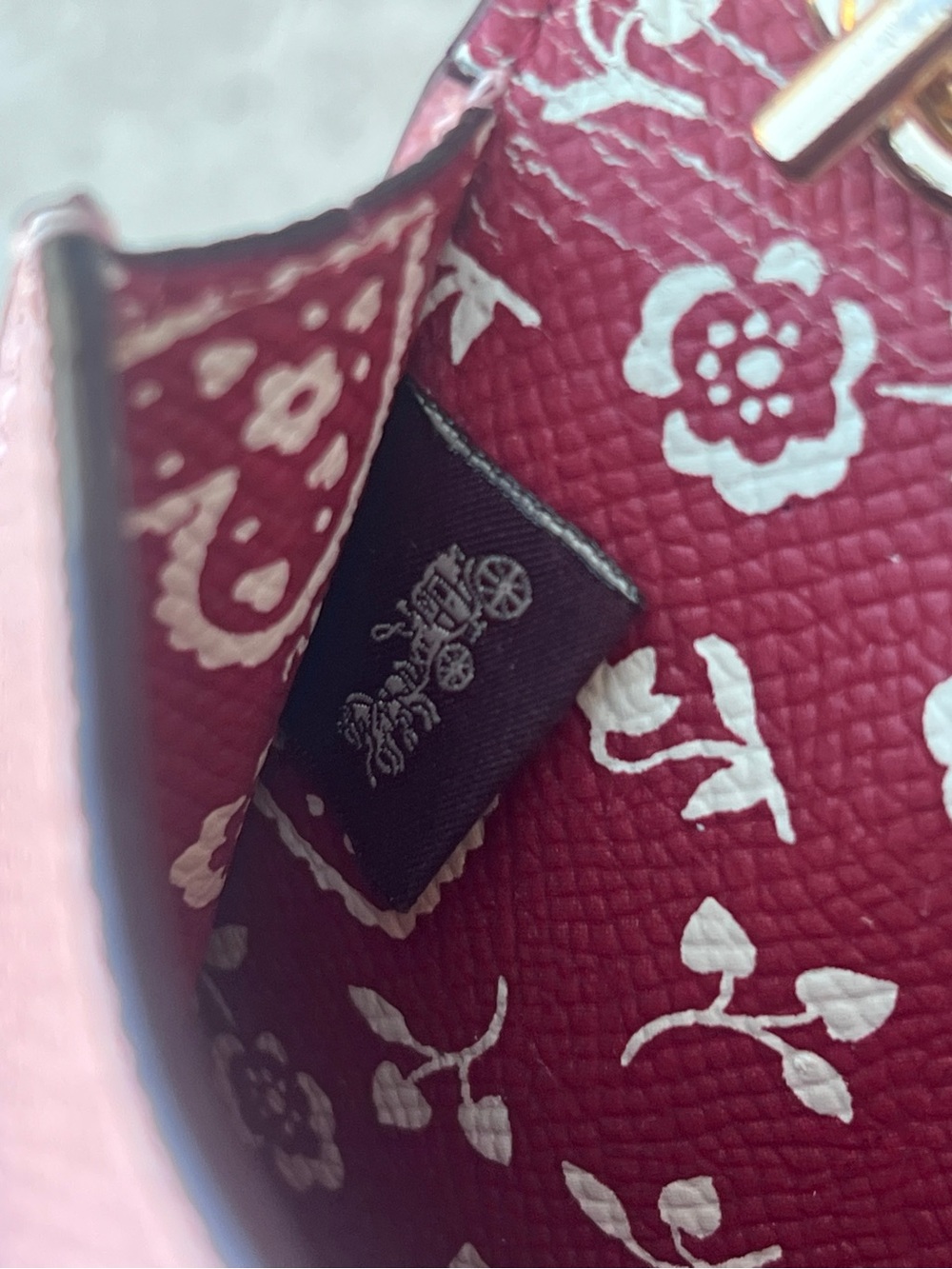 COACH Pink Crossbody Phone Bag with Gold Chain and Card Slots - Picture 11 of 13